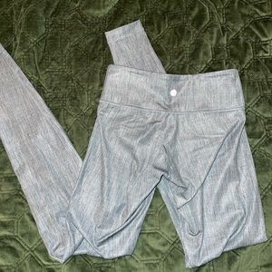 Lululemon Wunder Under Size 4 leggings